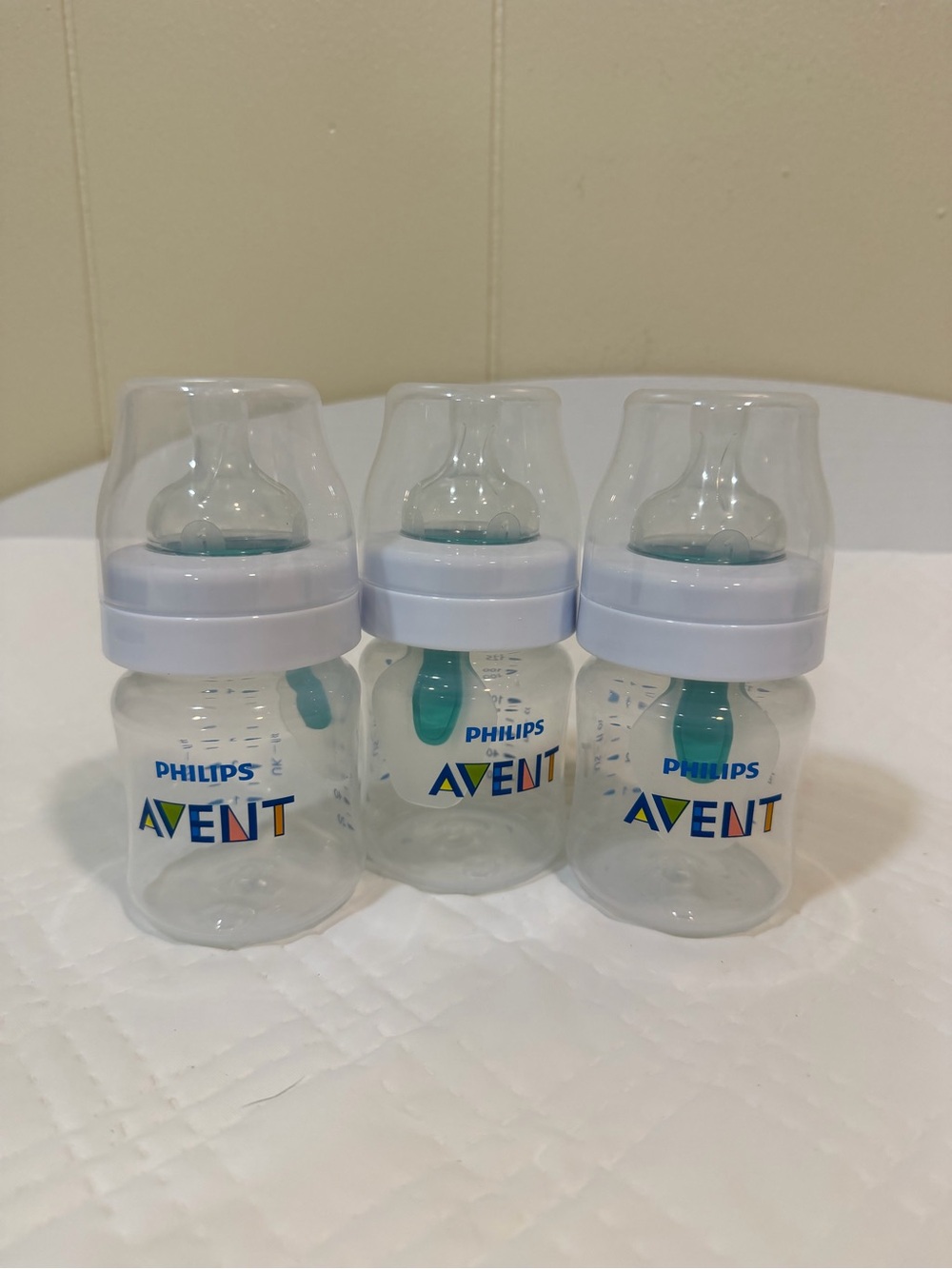 Philips Avent Anti-Colic Baby Bottles with Airfree Vent- Clear- 4 oz - 3 pack